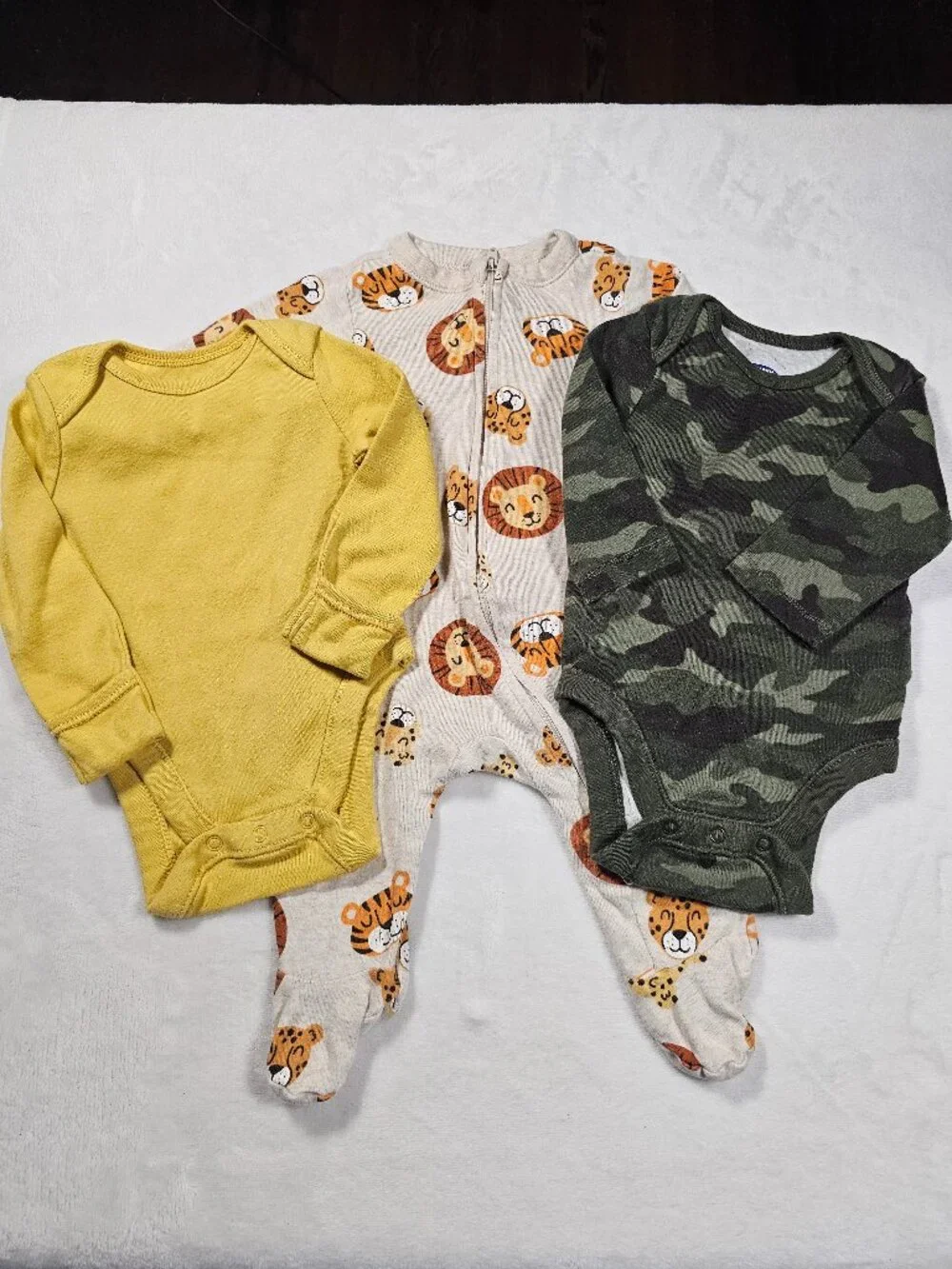 Old Navy Baby Boy Outfit Bundle 0-3M Camo Bodysuits Animal Sleeper